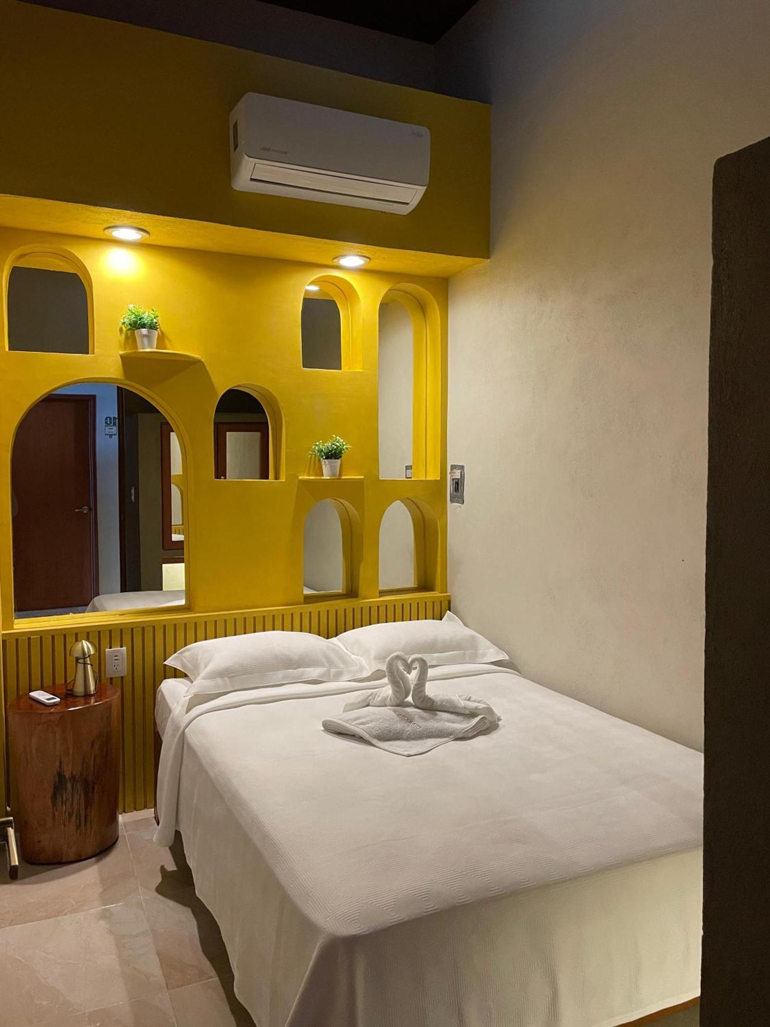 Hostal Poquito A Poquito Valladolid  Ngoại thất bức ảnh