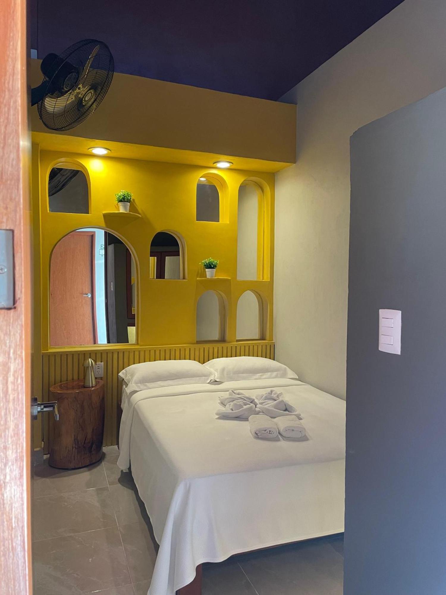 Hostal Poquito A Poquito Valladolid  Ngoại thất bức ảnh