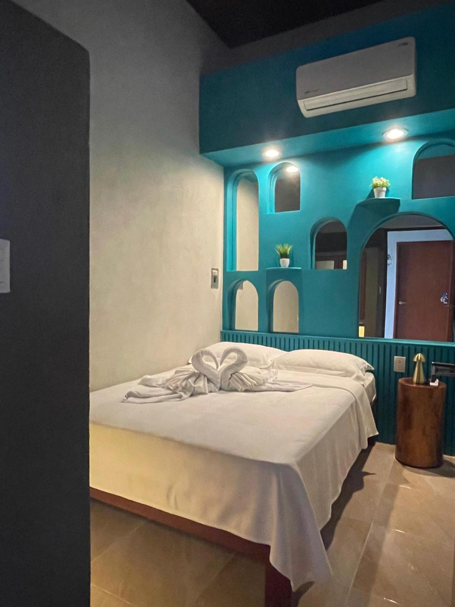 Hostal Poquito A Poquito Valladolid  Ngoại thất bức ảnh