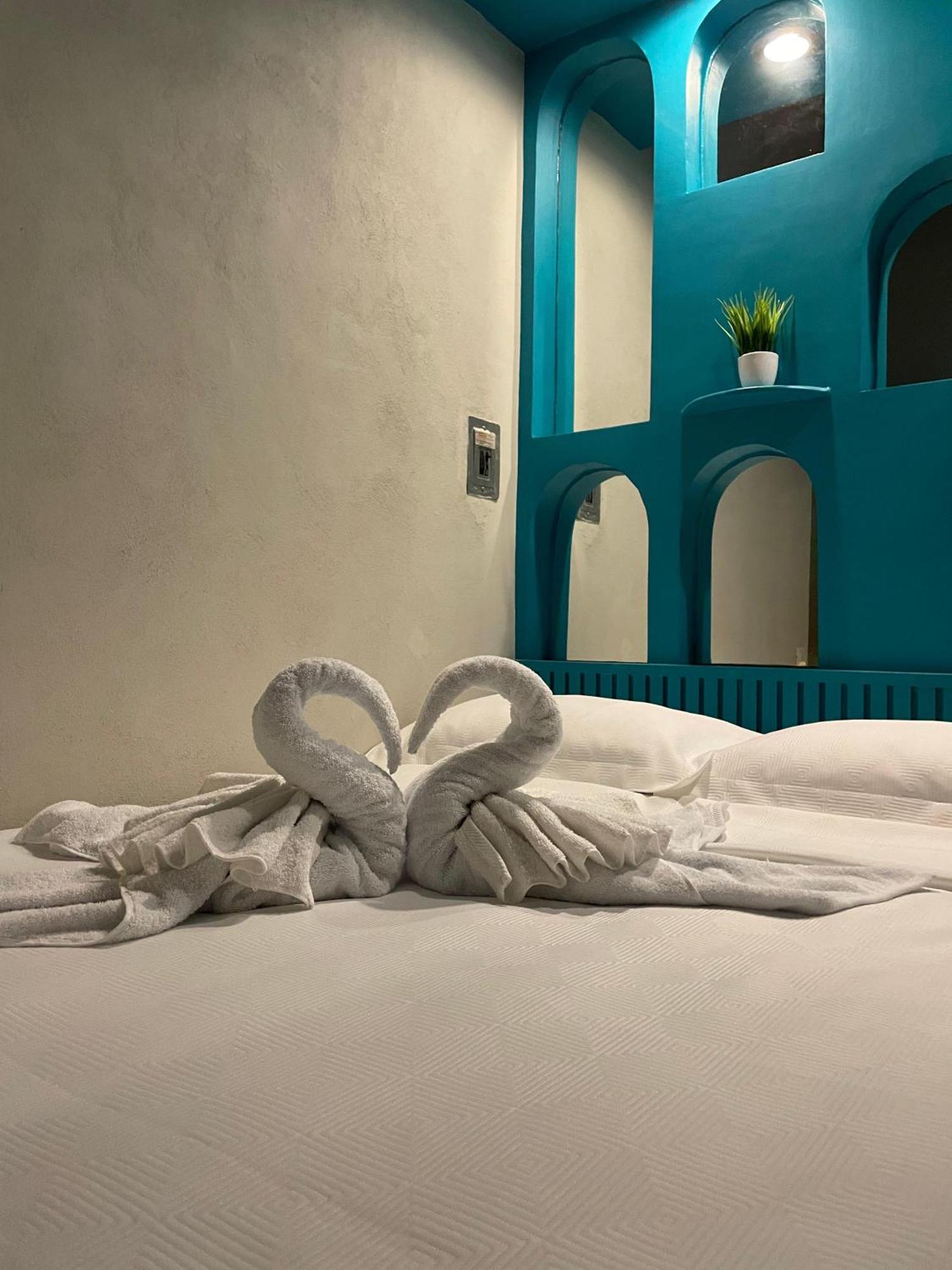 Hostal Poquito A Poquito Valladolid  Ngoại thất bức ảnh